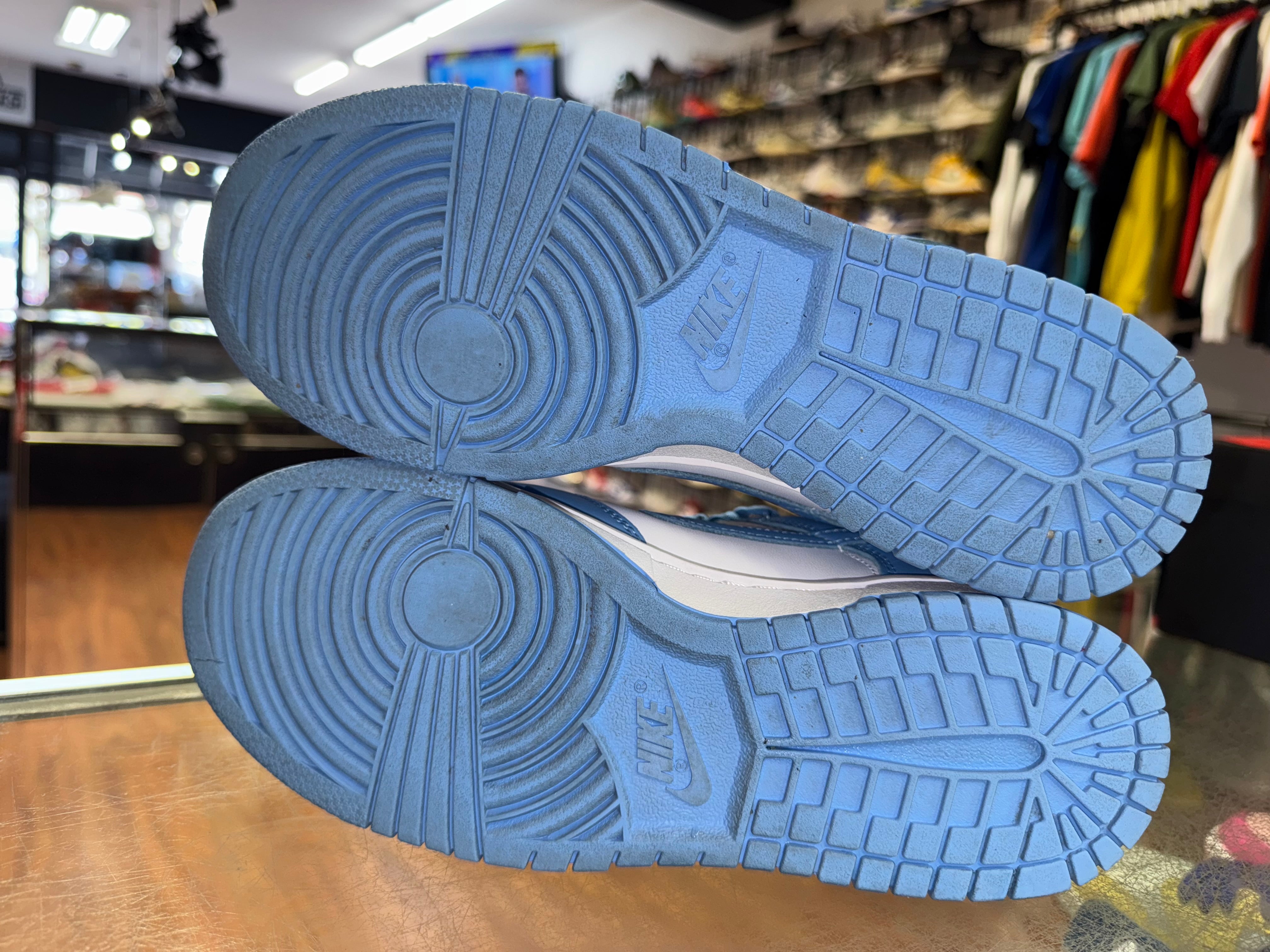 Size 7 Dunk Low "UNC"