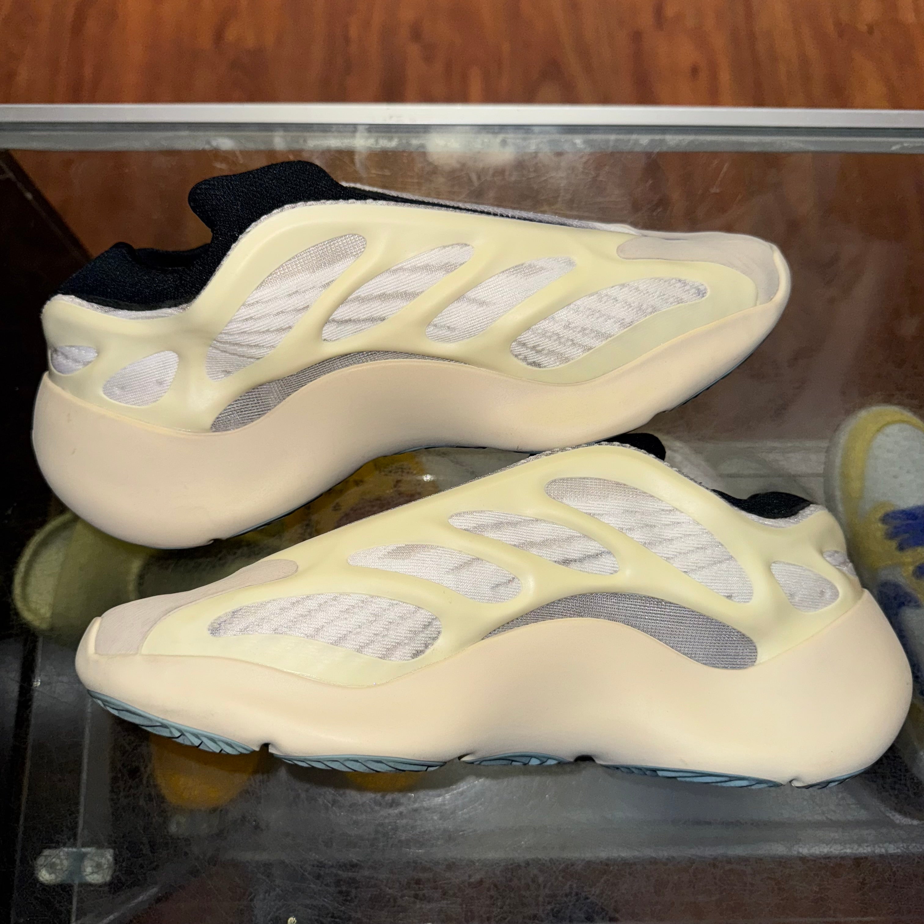 Size 8 Yeezy 700 V3 "Azael" - NB