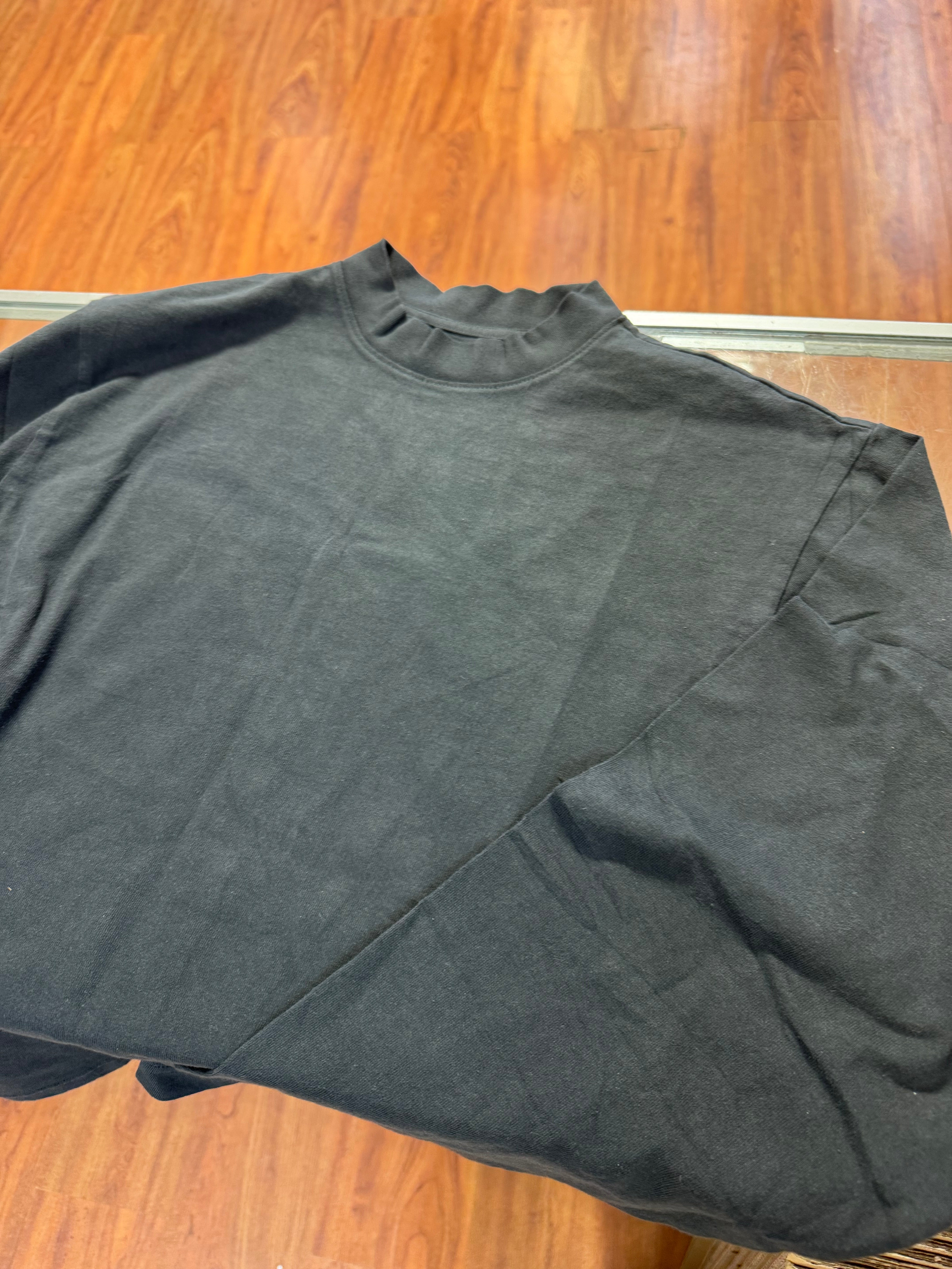 Size M Yzy x Gap Longsleeve “Black” Brand New