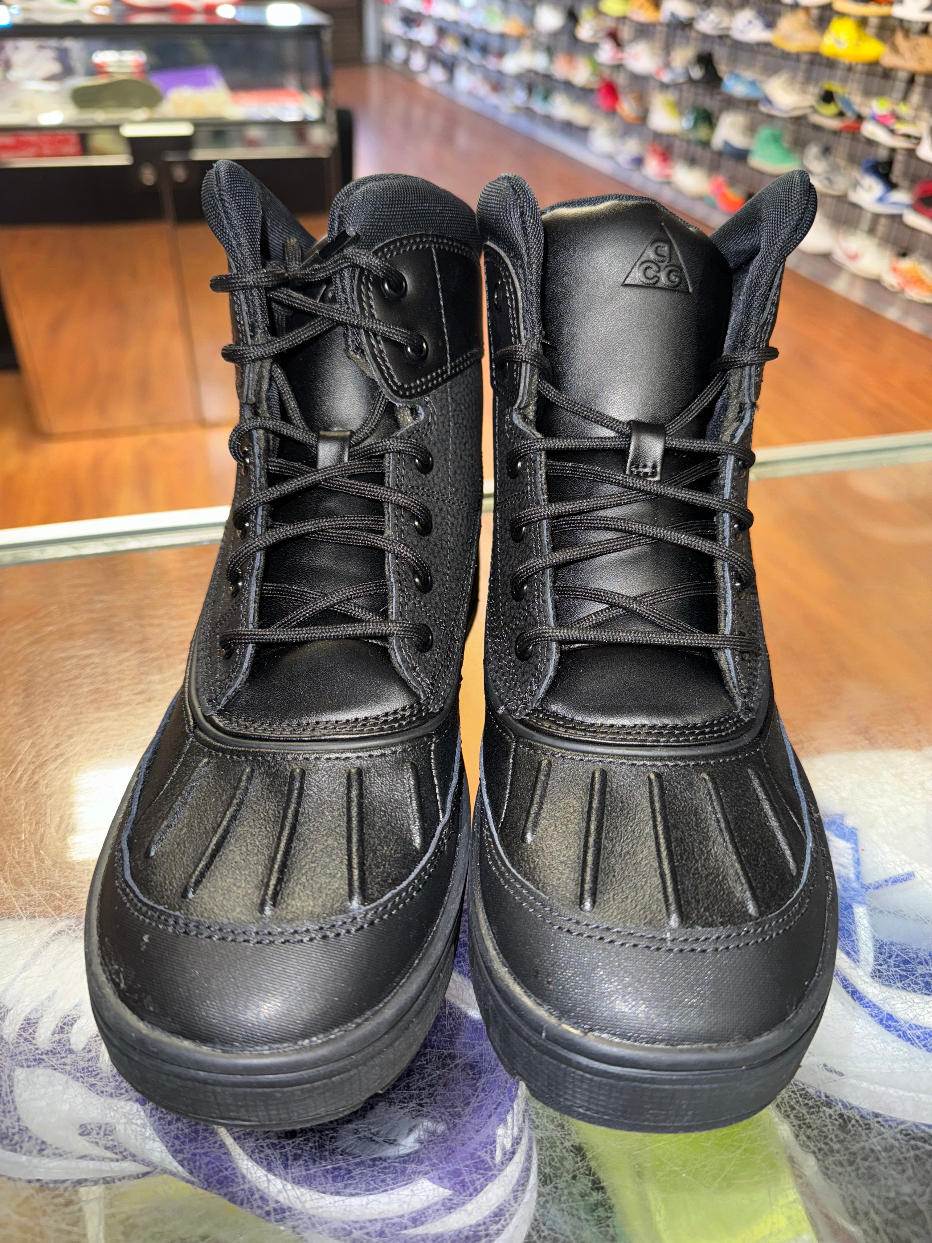 Size 7y Nike ACG Woodside 2 “Black” Brand New