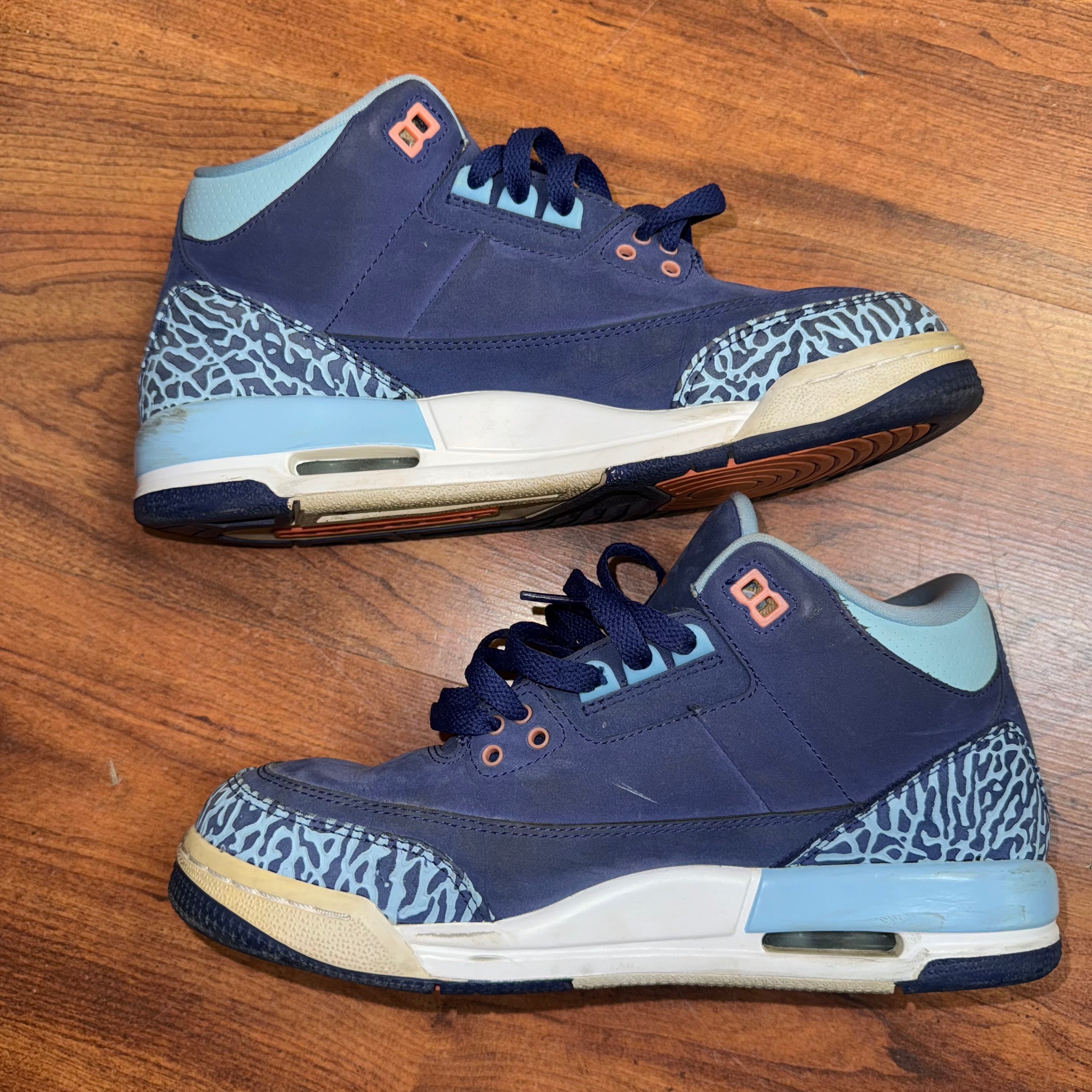 Size 7y Air Jordan 3 "Purple Dust"