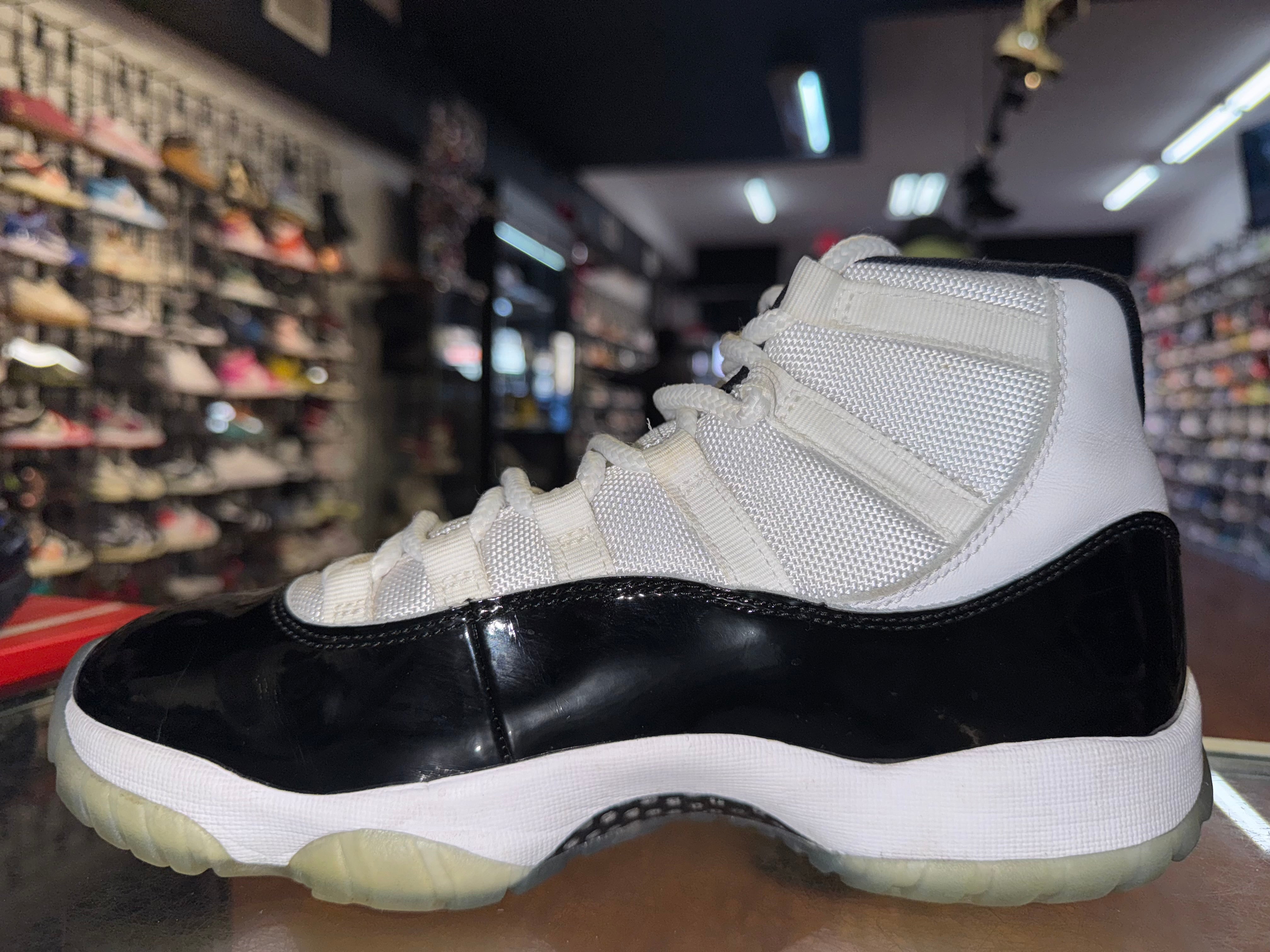 Size 8 Air Jordan 11 "Concord"