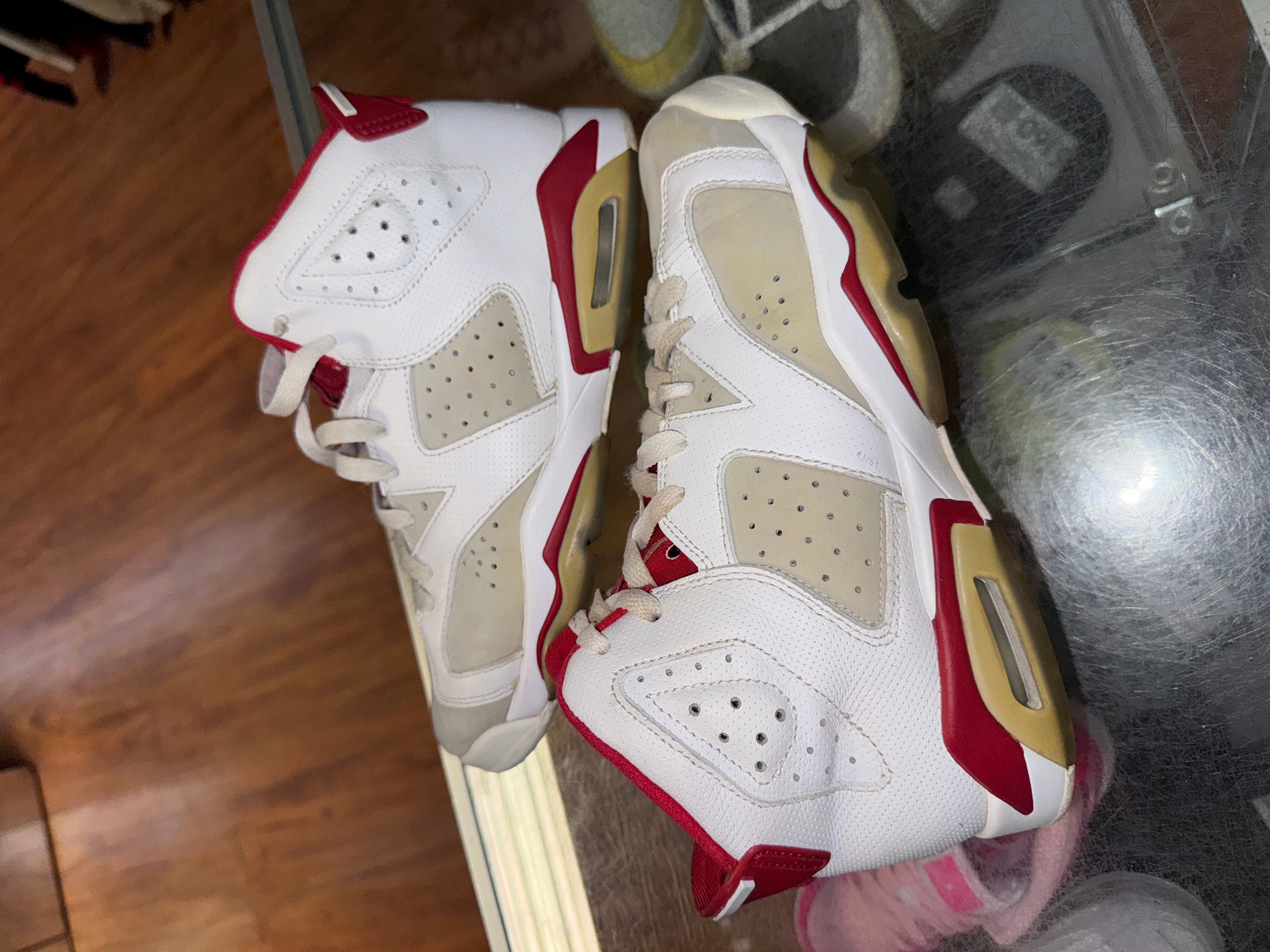 Size 6.5y Air Jordan 6 "Hare"