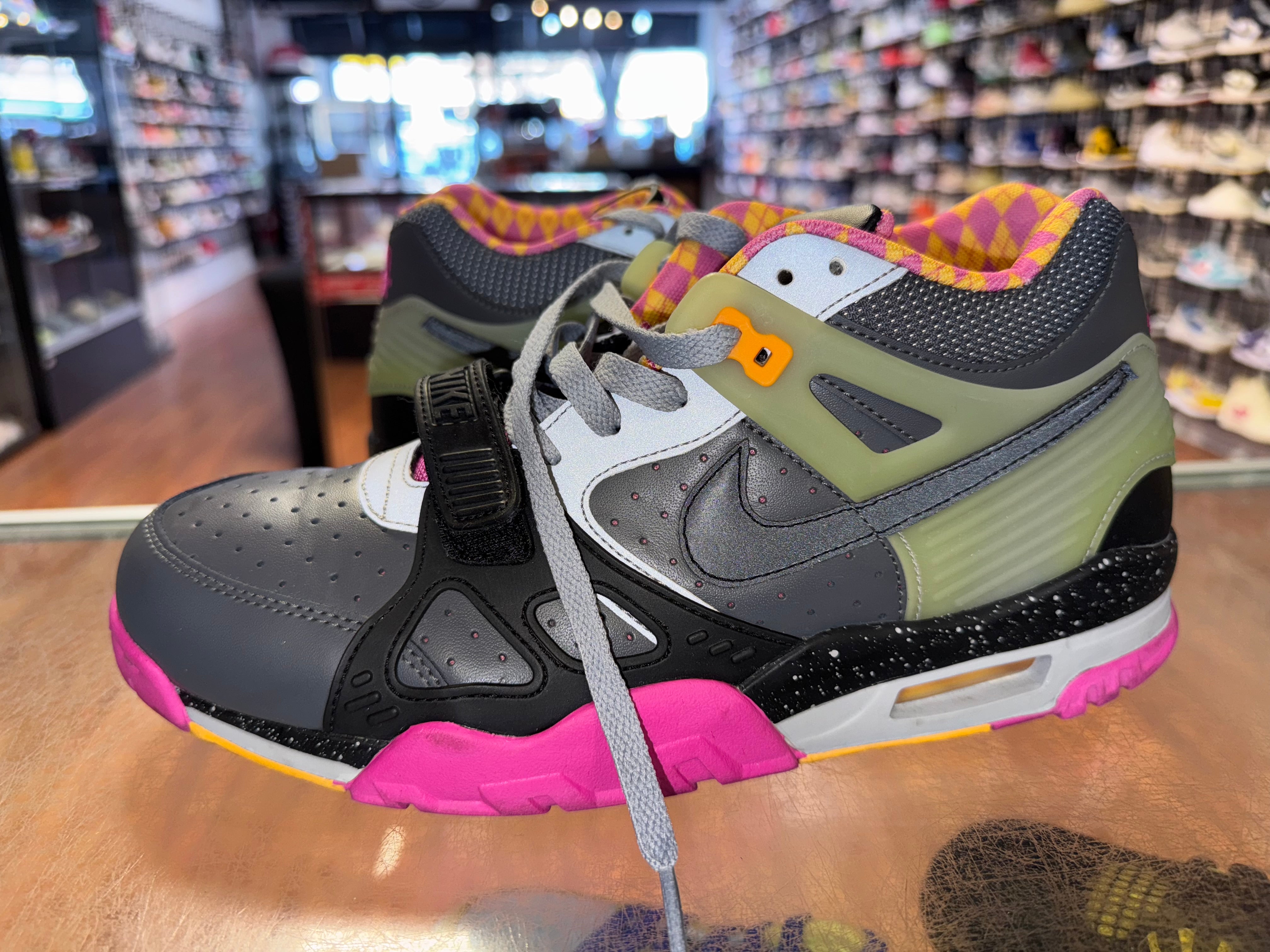 Size 10 Air Trainer III "Bo Knows Horse Racing"