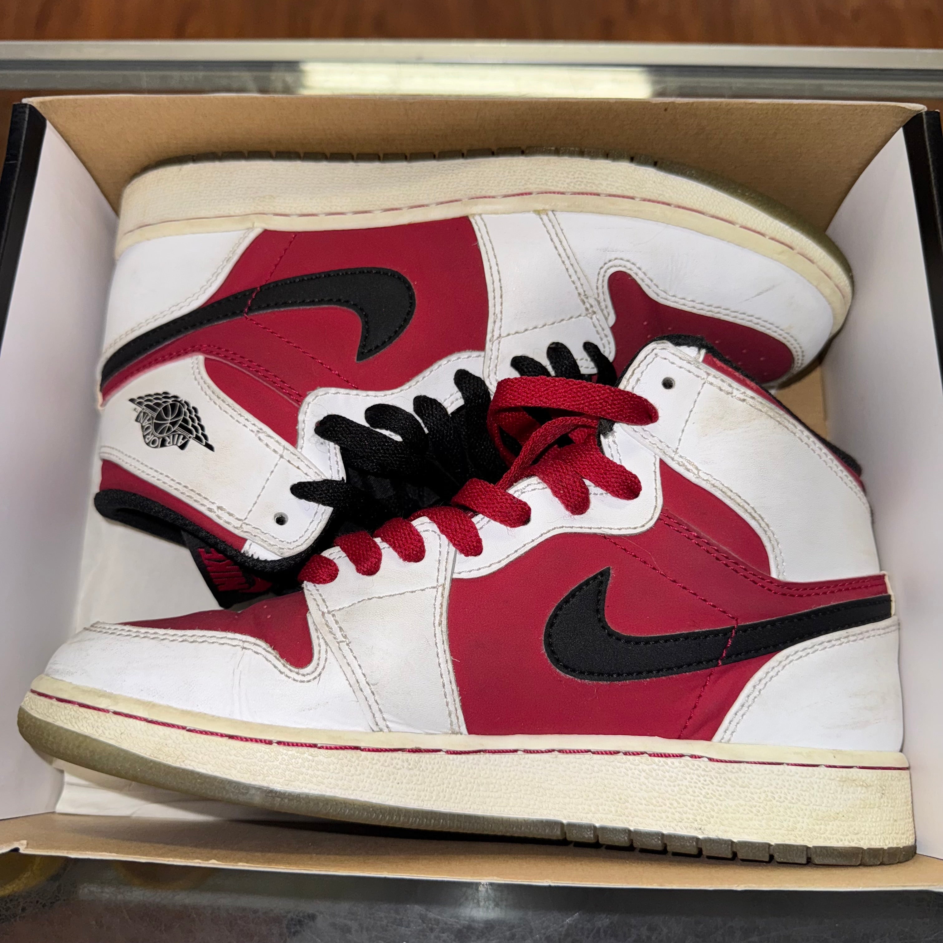 Size 5y Air Jordan 1 "Carmine"