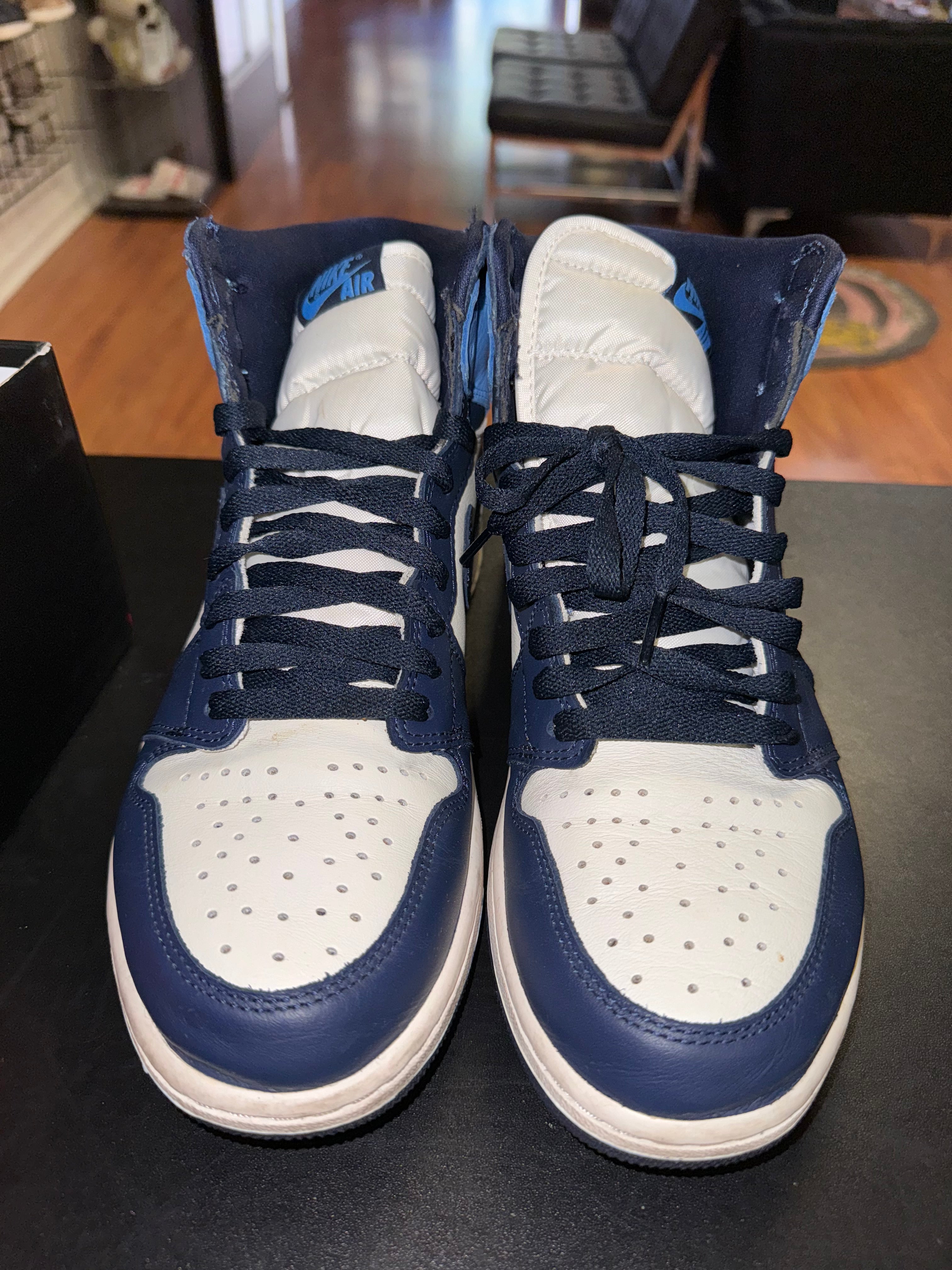 Size 10 Air Jordan 1 “Obsidian”