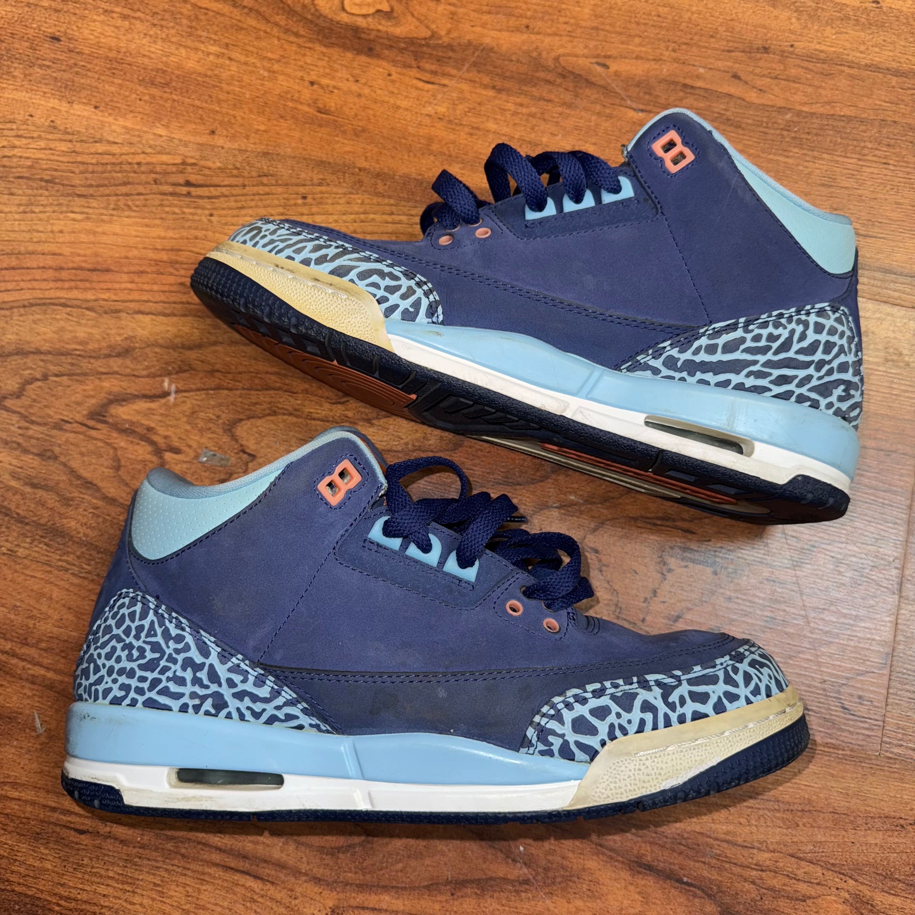 Size 7y Air Jordan 3 "Purple Dust"