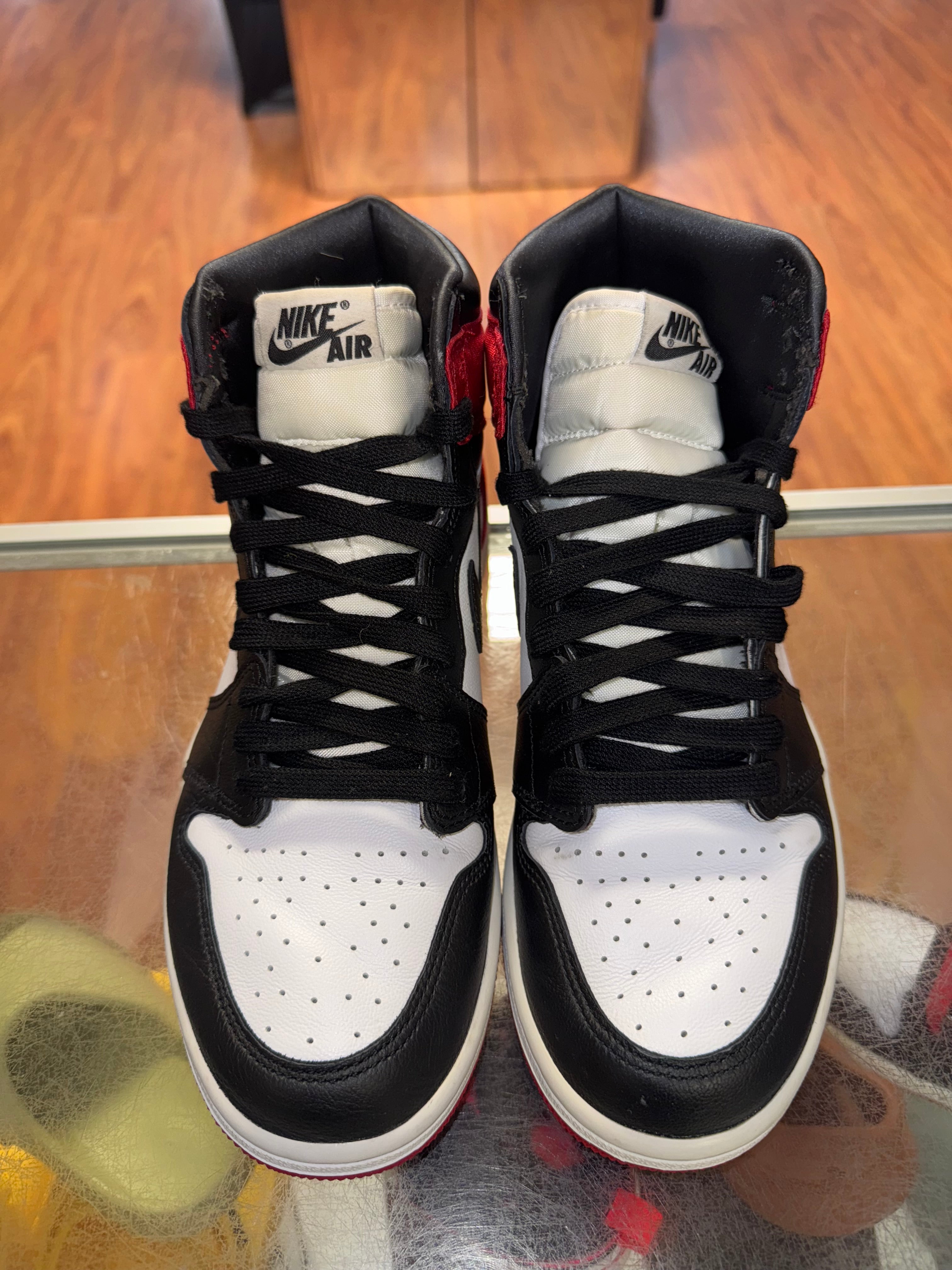 Size 7 (8.5W) Air Jordan 1 "Satin Black Toe"