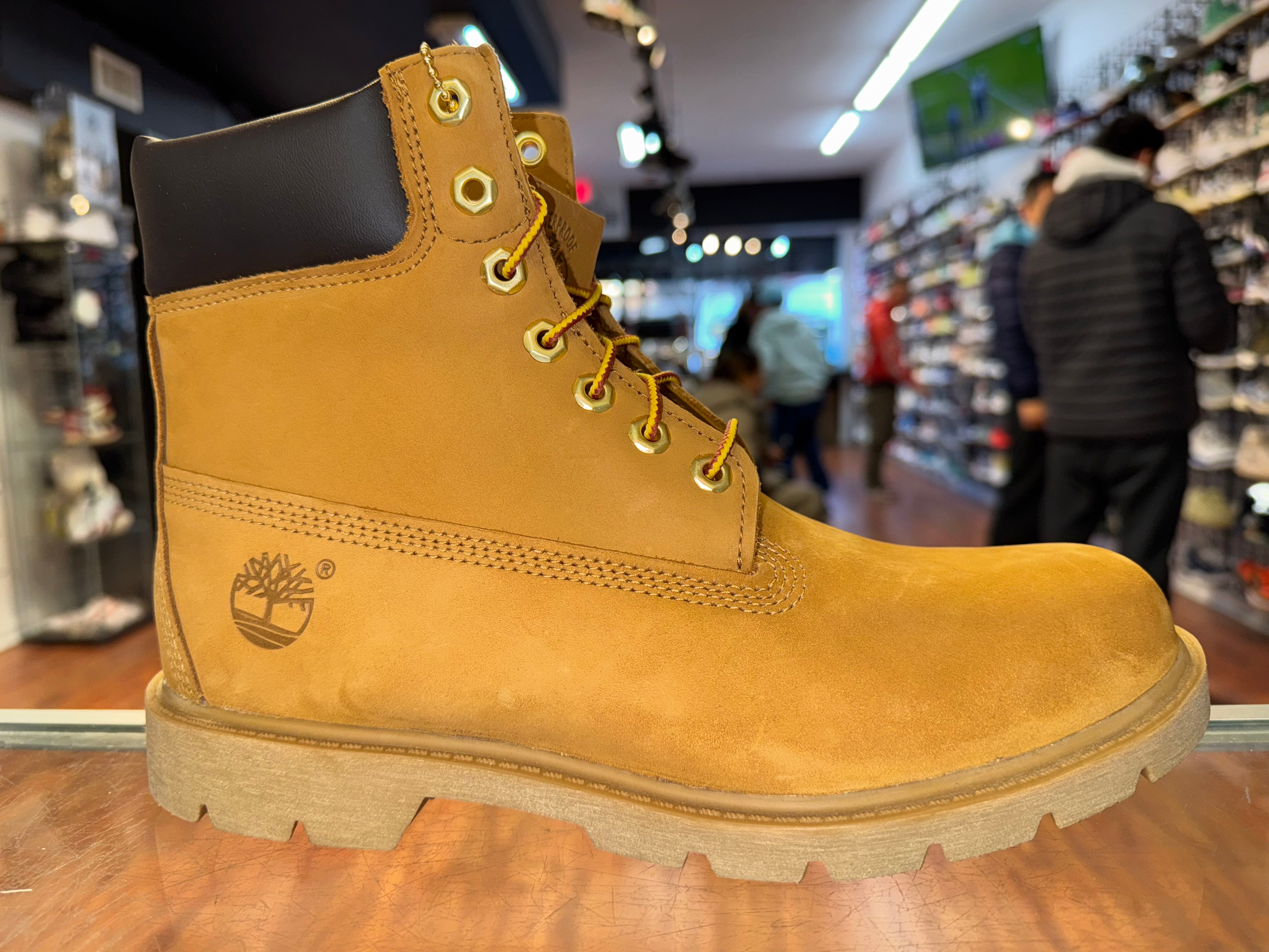 Size 8.5 Timberland 6 Inch Classic Boot “Wheat” Brand New