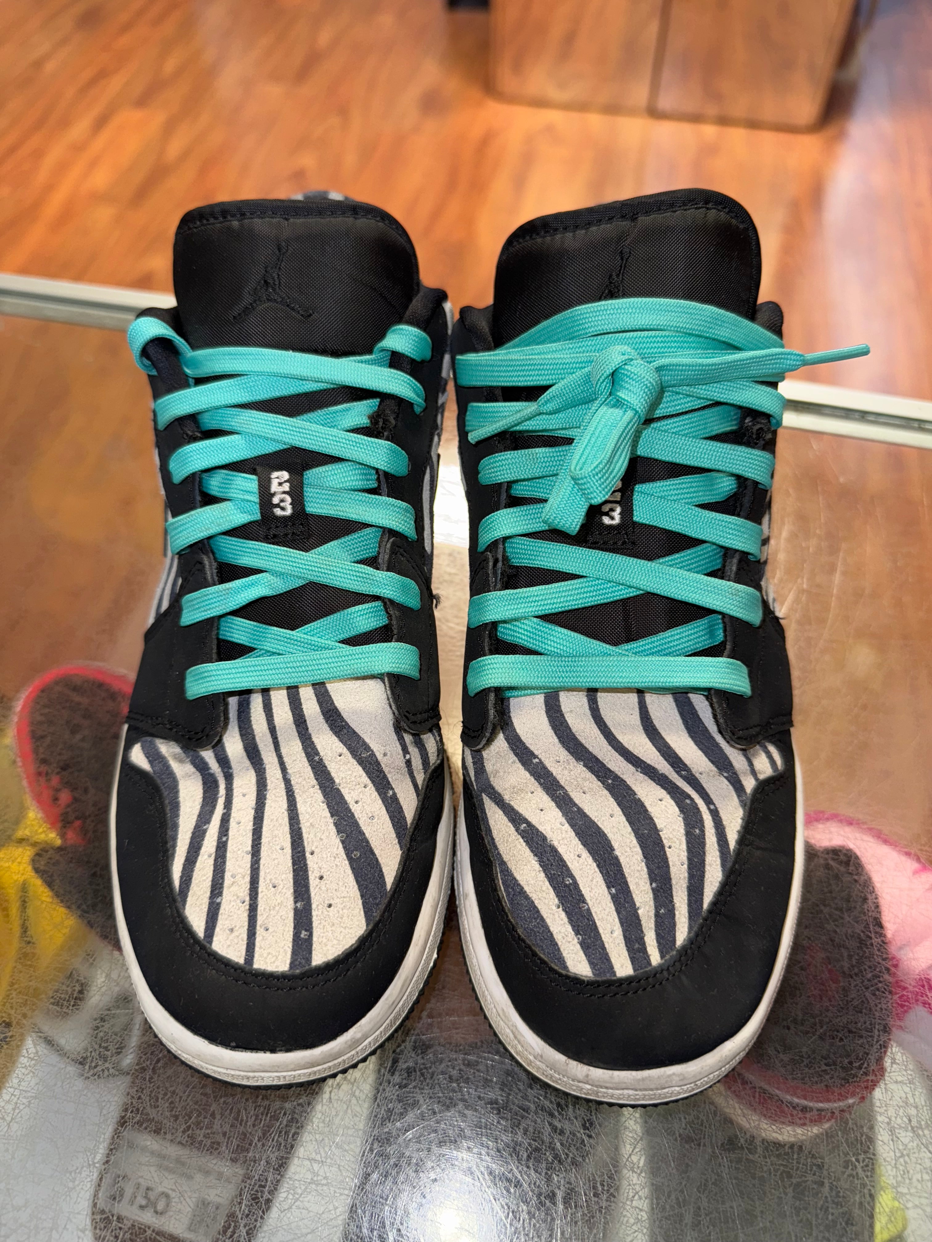 Size 7y Air Jordan 1 Low "Zebra"