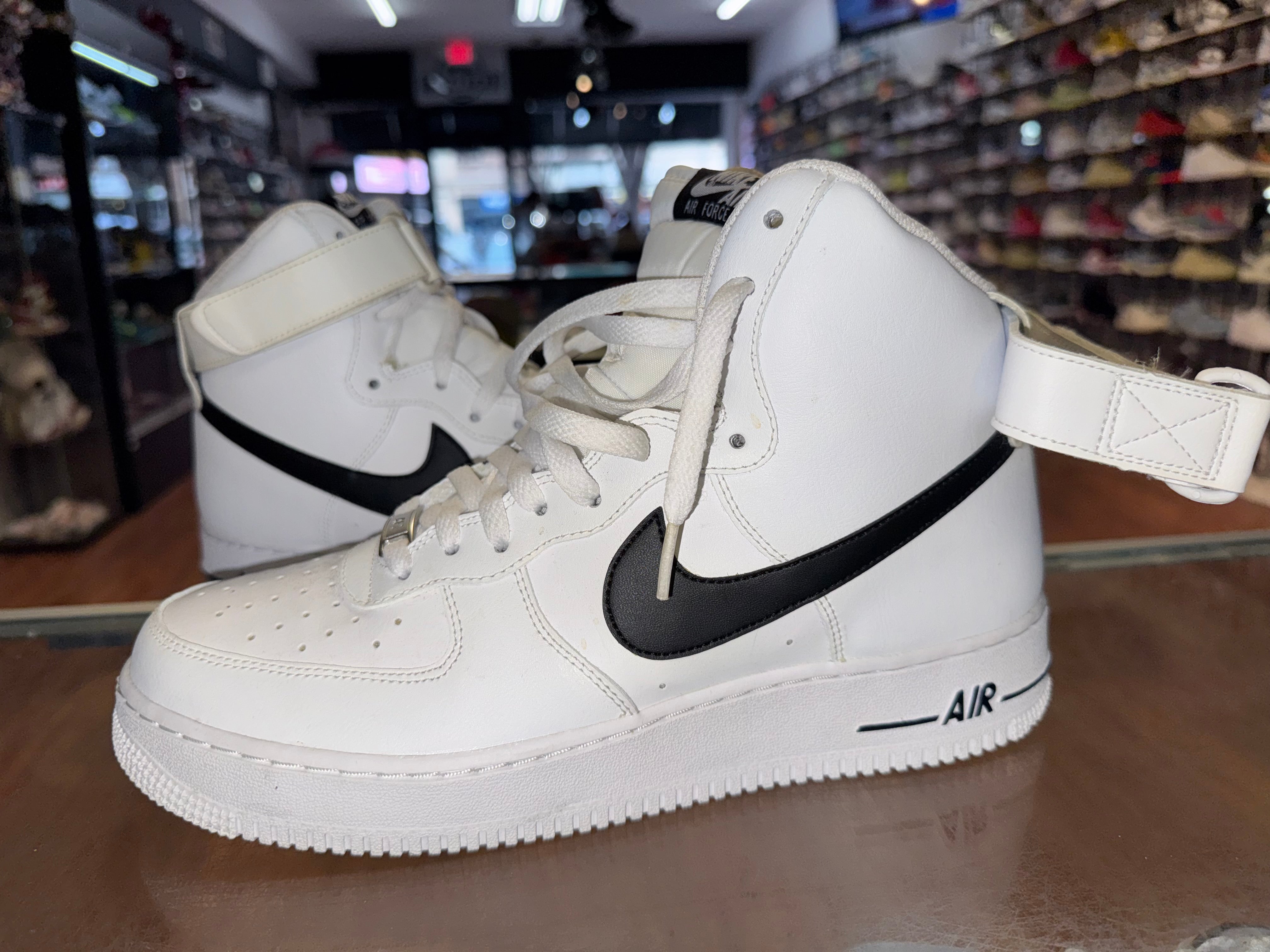 Size 10 Air Force 1 High “White Black”