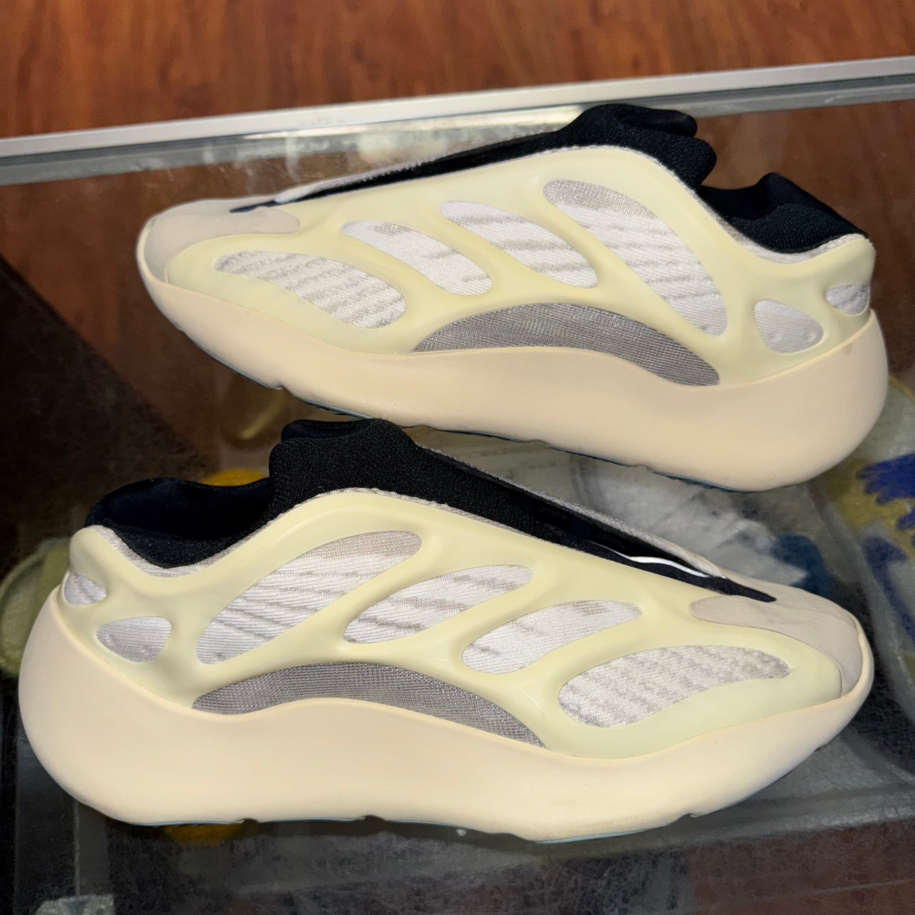 Size 8 Yeezy 700 V3 "Azael" - NB