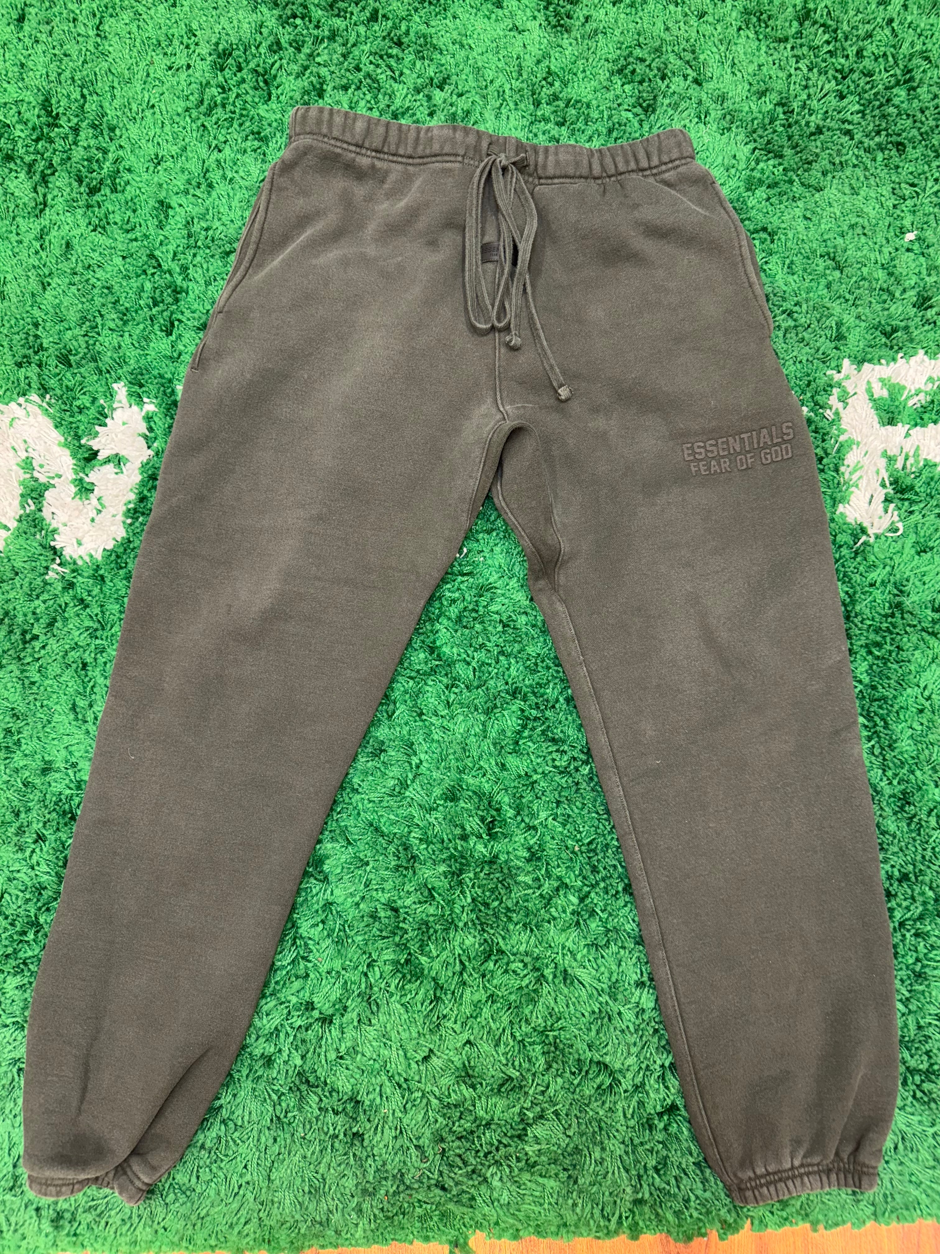 Size M Essentials FOG Sweatpants “Wood”