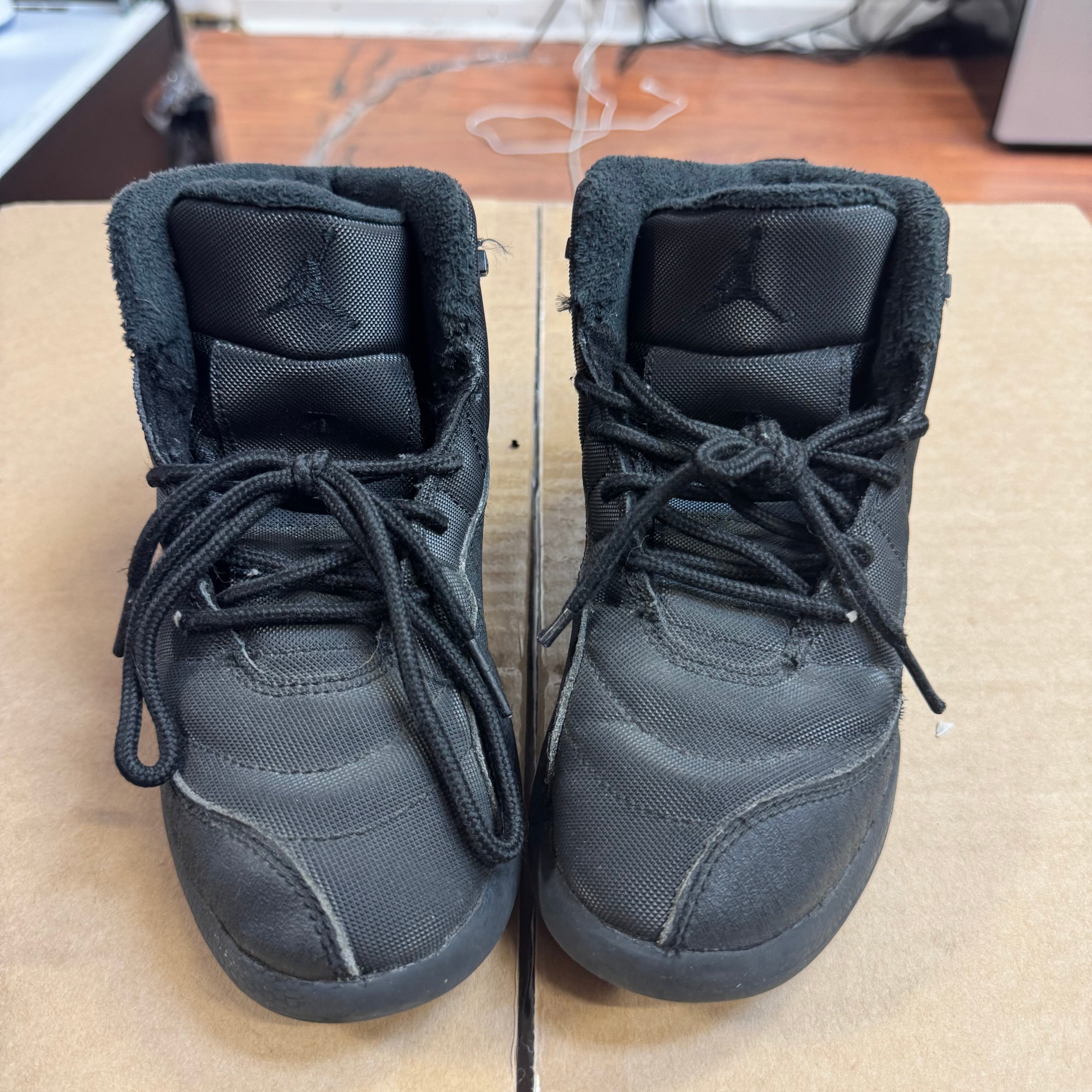 Size 1.5y Air Jordan 12 "Winterized" - NB