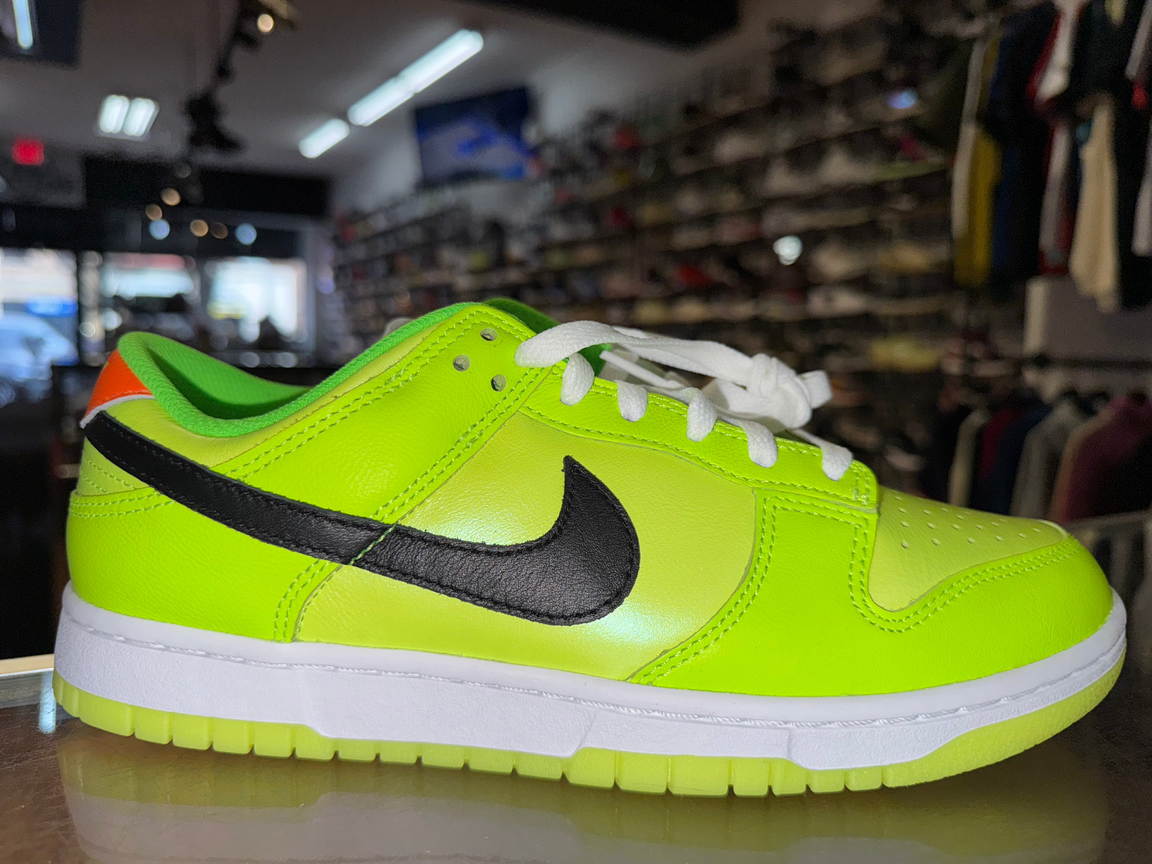 Size 8 Dunk Low "Splash Volt" Brand New